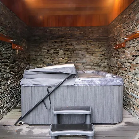 Lakeside At Louper Weir * Windermere